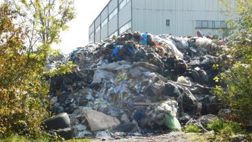 Kaczyce: rozpoczęto likwidację porzuconego składowiska odpadów